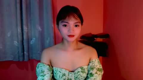 sensational_yeng online show from 11-12-25, 04:07