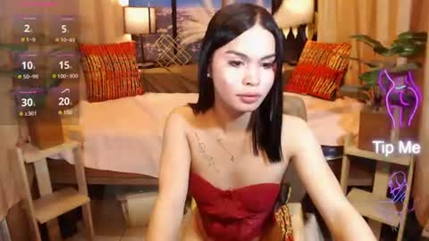 Snapshot of sensationaldiva chatting on 06-19-26, 05:28 sensationaldiva online show from 06-19-26, 05:28