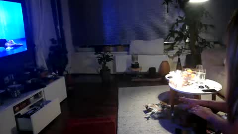 Snapshot of sense_of_art chatting on 02-08-25, 02:47 MV online show from 02-08-25, 02:47