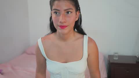 Snapshot of senssual_goddess chatting on 02-21-25, 05:09 senssual_goddess online show from 02-21-25, 05:09