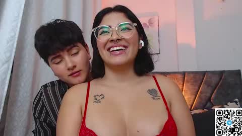 Snapshot of sensual_flame chatting on 12-23-24, 04:22 Camille and sophie online show from 12-23-24, 04:22