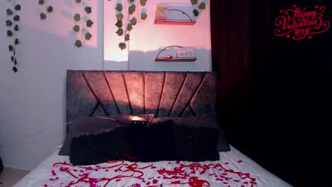 Snapshot of sensual_flame chatting on 02-15-25, 01:42 Camille and sophie online show from 02-15-25, 01:42