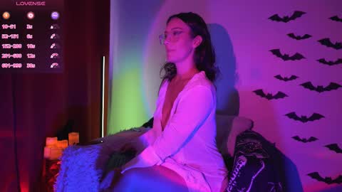 Jasmine online show from 10-20-25, 01:00