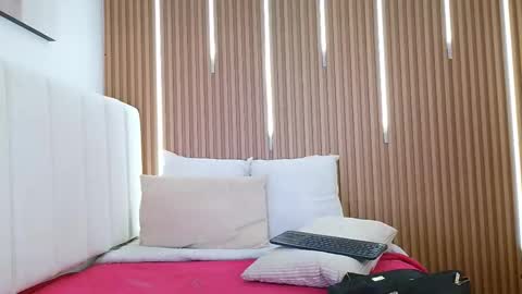 Sensual Kim77 online show from 03-26-26, 01:17