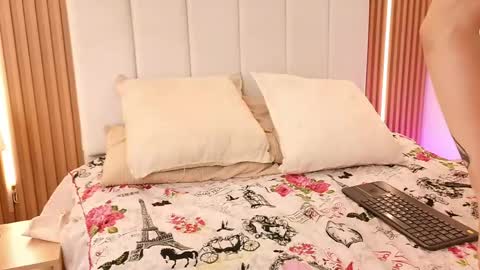 Sensual Kim77 online show from 05-16-26, 12:48