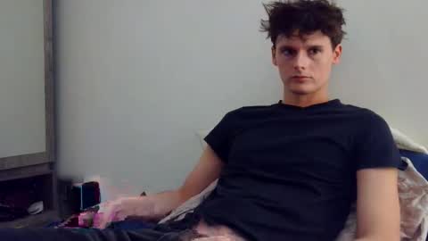 Cam online show from 04-17-26, 01:19