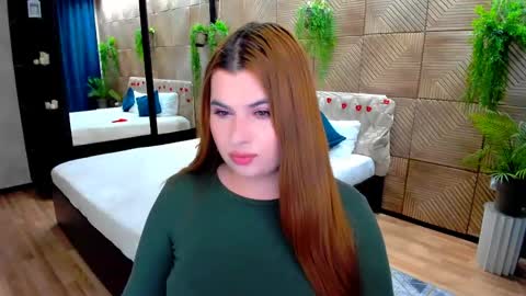 Snapshot of sensualcharisma chatting on 06-07-26, 04:11 Becca online show from 06-07-26, 04:11