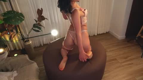 Snapshot of sensualcherry_ chatting on 09-24-25, 09:40 Maria- OF sensual bee online show from 09-24-25, 09:40