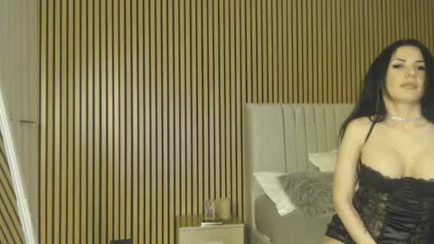 Snapshot of sensualhallie chatting on 03-16-26, 05:28 Hallie online show from 03-16-26, 05:28