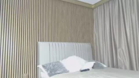 Snapshot of sensualhallie chatting on 04-05-26, 02:03 Hallie online show from 04-05-26, 02:03