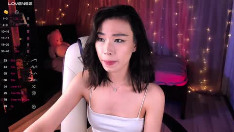 Snapshot of sensualily chatting on 12-29-24, 09:20 Kiki online show from 12-29-24, 09:20