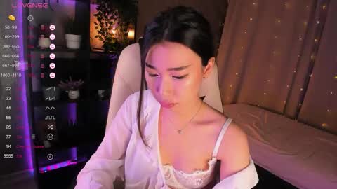 Snapshot of sensualily chatting on 10-04-25, 04:05 Kiki online show from 10-04-25, 04:05