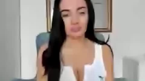Snapshot of sensuallstella chatting on 06-18-26, 06:46 sensuallstella online show from 06-18-26, 06:46