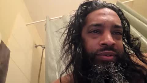 Snapshot of serani02 chatting on 05-15-26, 08:10 Serani online show from 05-15-26, 08:10