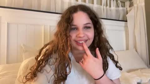 Seraphina online show from 01-16-26, 12:42