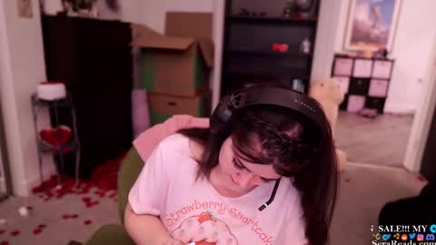 SeraReads online show from 02-11-25, 07:33