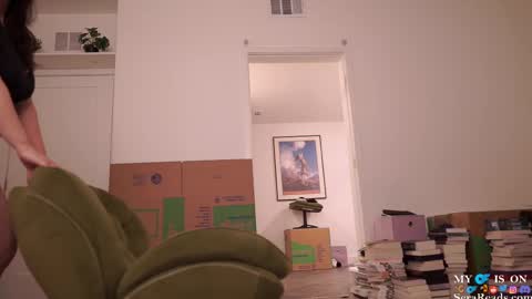 SeraReads online show from 02-23-25, 06:07