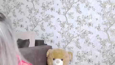 Snapshot of serayarose_ chatting on 10-12-25, 10:03 serayarose_ online show from 10-12-25, 10:03