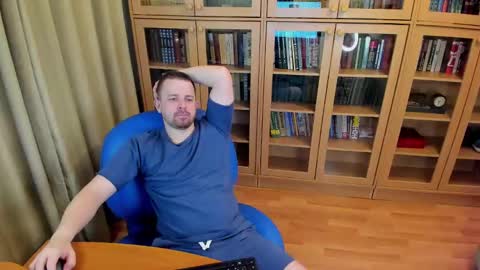 Snapshot of serdron_ chatting on 03-03-25, 02:58 Alisha Kevin online show from 03-03-25, 02:58