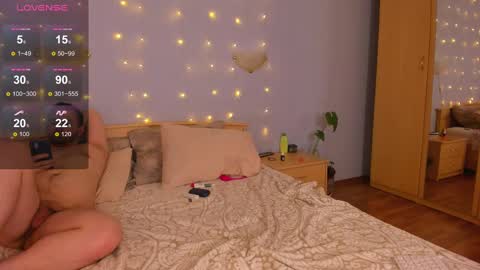 Snapshot of serdron_ chatting on 03-11-25, 06:43 Alisha Kevin online show from 03-11-25, 06:43