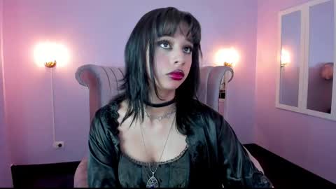 Snapshot of seren_bleck chatting on 02-14-25, 02:50 Seren Follow me online show from 02-14-25, 02:50