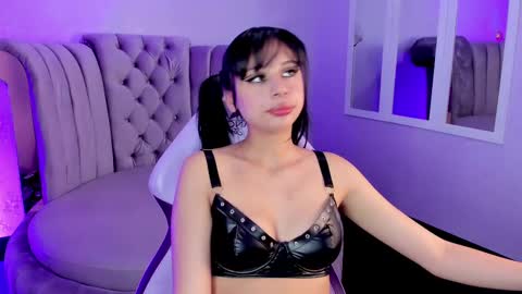 Snapshot of seren_bleck chatting on 03-07-25, 03:29 Seren Follow me online show from 03-07-25, 03:29