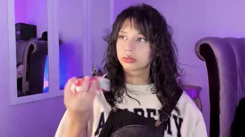 Snapshot of seren_bleck chatting on 09-23-25, 02:47 Seren Follow me online show from 09-23-25, 02:47