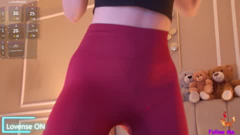 Snapshot of serena_bennet chatting on 12-14-24, 07:36 Serena online show from 12-14-24, 07:36