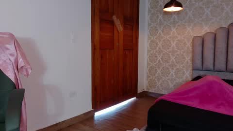 Snapshot of serena_sex31 chatting on 05-05-26, 04:04 Serena online show from 05-05-26, 04:04