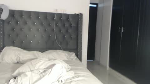 sararoussee online show from 12-15-24, 02:41