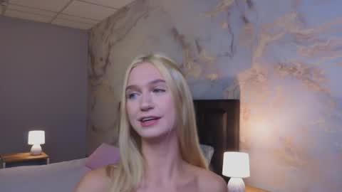 Snapshot of serenastile chatting on 05-28-26, 10:23 SerenaStile online show from 05-28-26, 10:23
