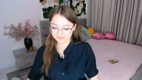 Ophelia online show from 03-07-25, 07:16