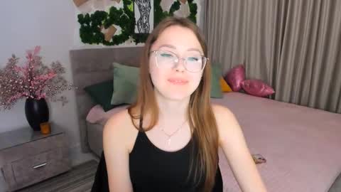 Ophelia online show from 03-11-25, 10:42