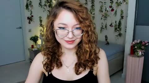 Ophelia online show from 04-17-26, 12:30