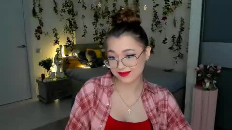 Snapshot of sereneflame chatting on 04-21-26, 04:23 Ophelia online show from 04-21-26, 04:23