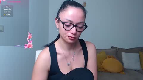 Snapshot of serenesophi chatting on 02-21-25, 07:12 SereneSophi online show from 02-21-25, 07:12