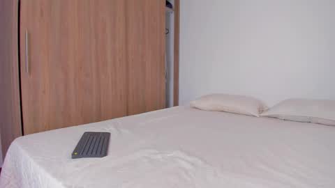 Snapshot of serge_7 chatting on 10-16-25, 05:03 Serge online show from 10-16-25, 05:03