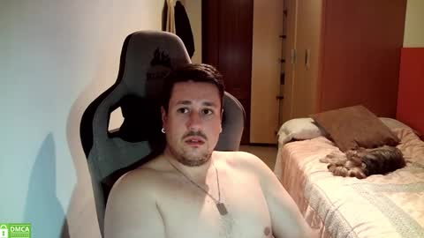 Snapshot of sergio95n chatting on 10-12-25, 08:19 Pollos online show from 10-12-25, 08:19