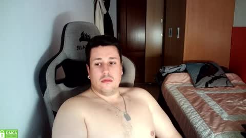 Snapshot of sergio95n chatting on 10-23-25, 02:05 Pollos online show from 10-23-25, 02:05