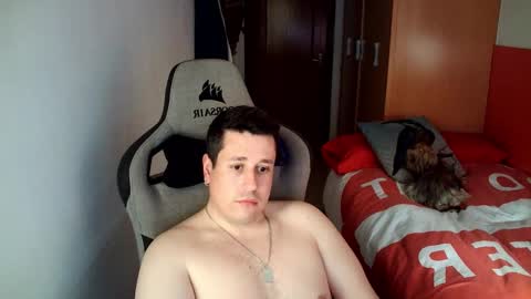 Snapshot of sergio95n chatting on 02-26-26, 04:28 Pollos online show from 02-26-26, 04:28