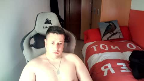 Snapshot of sergio95n chatting on 04-24-26, 03:47 Pollos online show from 04-24-26, 03:47