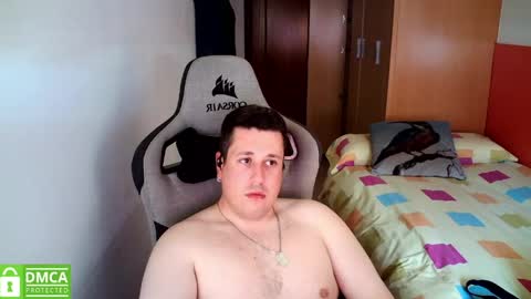 Snapshot of sergio95n chatting on 05-11-26, 03:29 Pollos online show from 05-11-26, 03:29