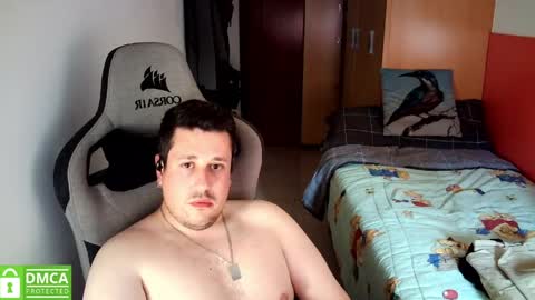 Snapshot of sergio95n chatting on 05-20-26, 04:13 Pollos online show from 05-20-26, 04:13