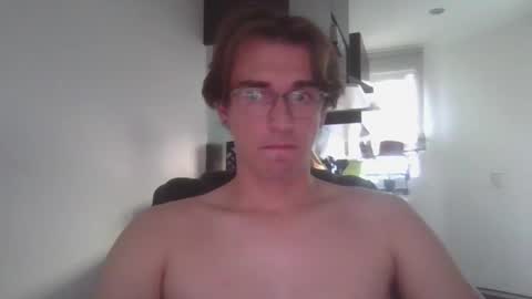 Snapshot of servandomier chatting on 11-17-25, 11:21 mier online show from 11-17-25, 11:21