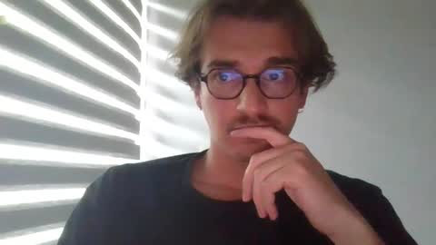 Snapshot of servandomier chatting on 06-22-26, 11:13 mier online show from 06-22-26, 11:13