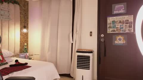 Snapshot of seth_vega_ chatting on 12-23-24, 12:25 HEY IM SETH online show from 12-23-24, 12:25