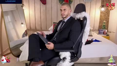 Snapshot of seth_vega_ chatting on 12-23-24, 08:25 HEY IM SETH online show from 12-23-24, 08:25