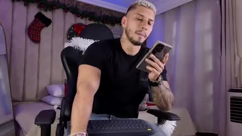 Snapshot of seth_vega_ chatting on 12-30-24, 06:49 HEY IM SETH online show from 12-30-24, 06:49