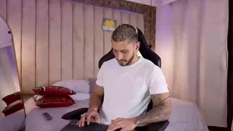 Snapshot of seth_vega_ chatting on 01-07-25, 09:57 HEY IM SETH online show from 01-07-25, 09:57