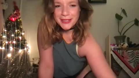 Snapshot of seturselfonfyre chatting on 12-04-25, 06:23 seturselfonfyre online show from 12-04-25, 06:23